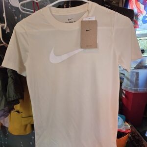 Nike Men's Cream T-Shirt